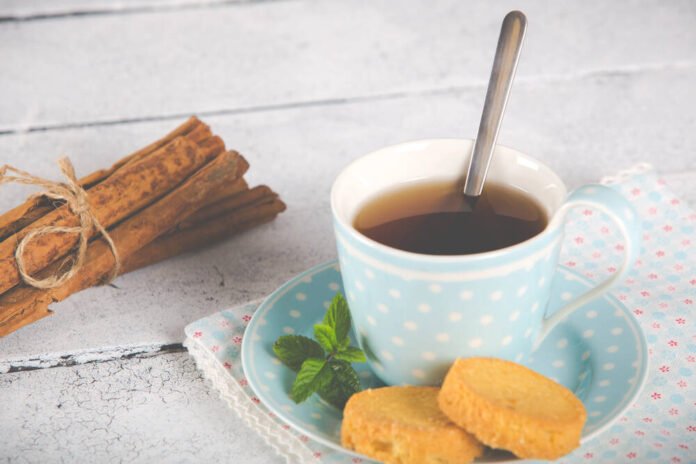 Come soddisfare la voglia di dolci in modo naturale: tè dolci e rituali rispettosi del glucosio
