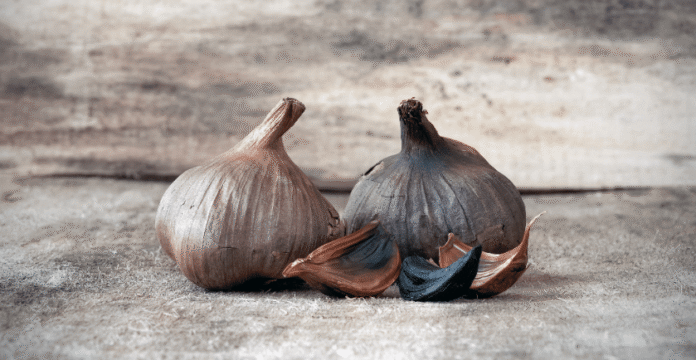Il nero è il nuovo verde: 9 cibi neri che dovresti mangiare
